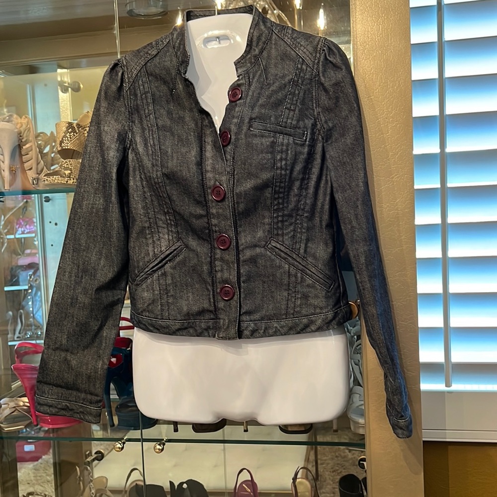 Louie denim jacket size 4 perfect condition